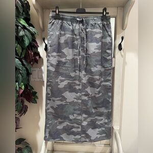 Camo maxi skirt w/ pockets Sz S